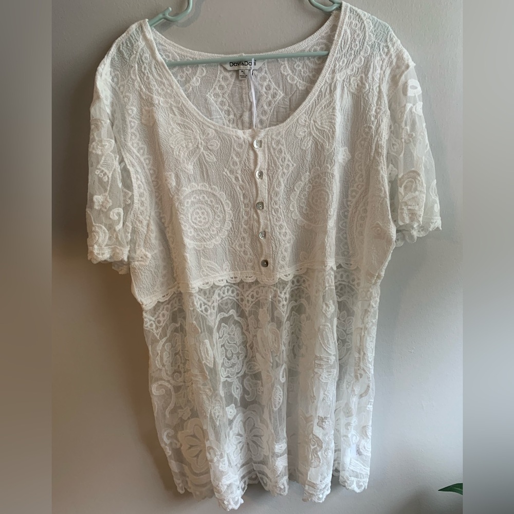 19. NWT DAVI & DANI Ivory Textured Lace Blouse